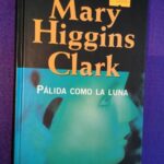 Pálida como la luna