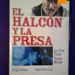 El halcón y la presa