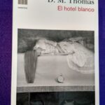 El hotel blanco