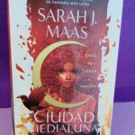 Ciudad de Medialuna 1: Casa de Tierra y Sangre
