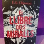 El llibre dels miralls